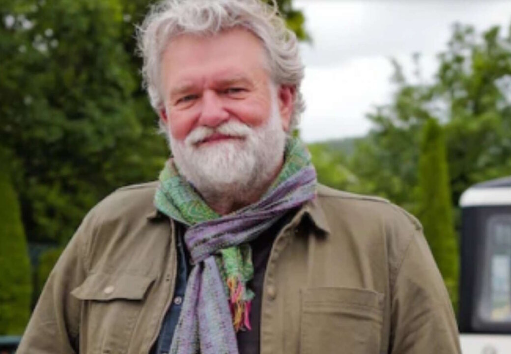 Britain's Favourite Railway Stations with Si King